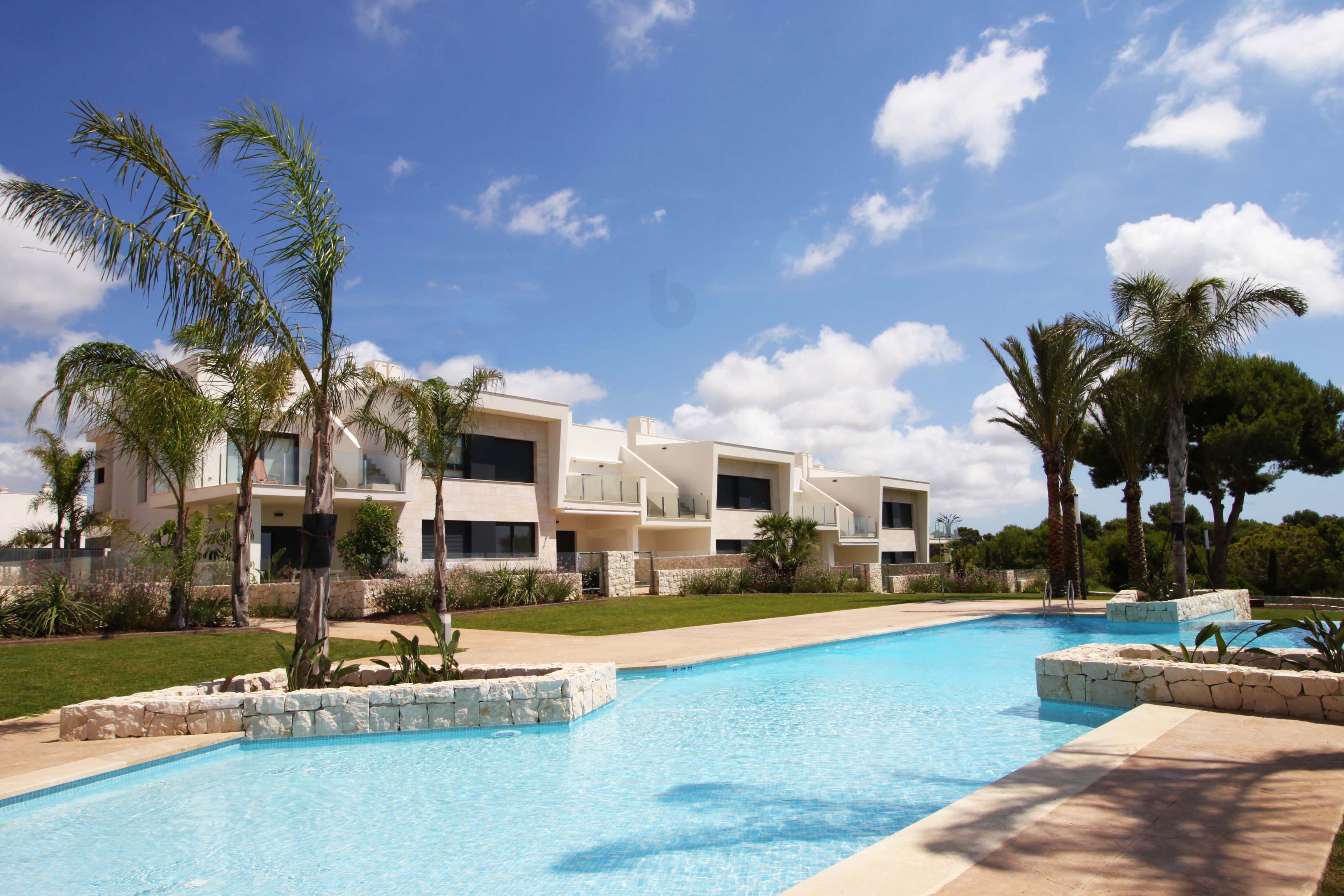 Located in the charming setting of Pinar de Campoverde, this residential complex offers a selection - Image 1