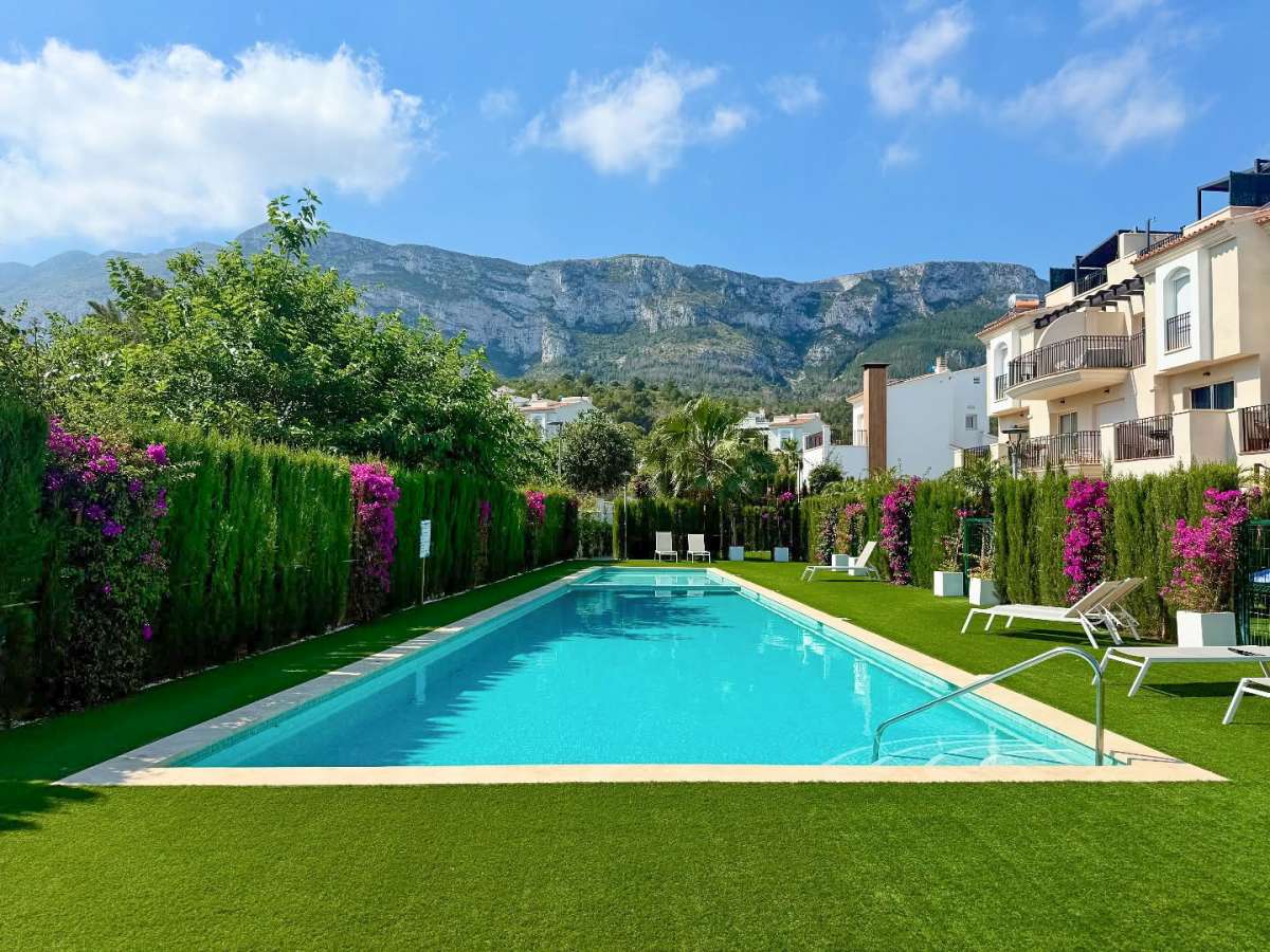 Stunning penthouse in a residential complex in Denia within walking distance to the port of Denia an - Image 1