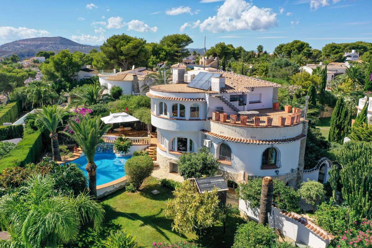 Welcome to your dream villa in Balcón al Mar, Javea - Image 1