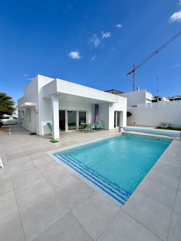 Beautiful modern detached villa on a corner lot in Benijofar - Image 1
