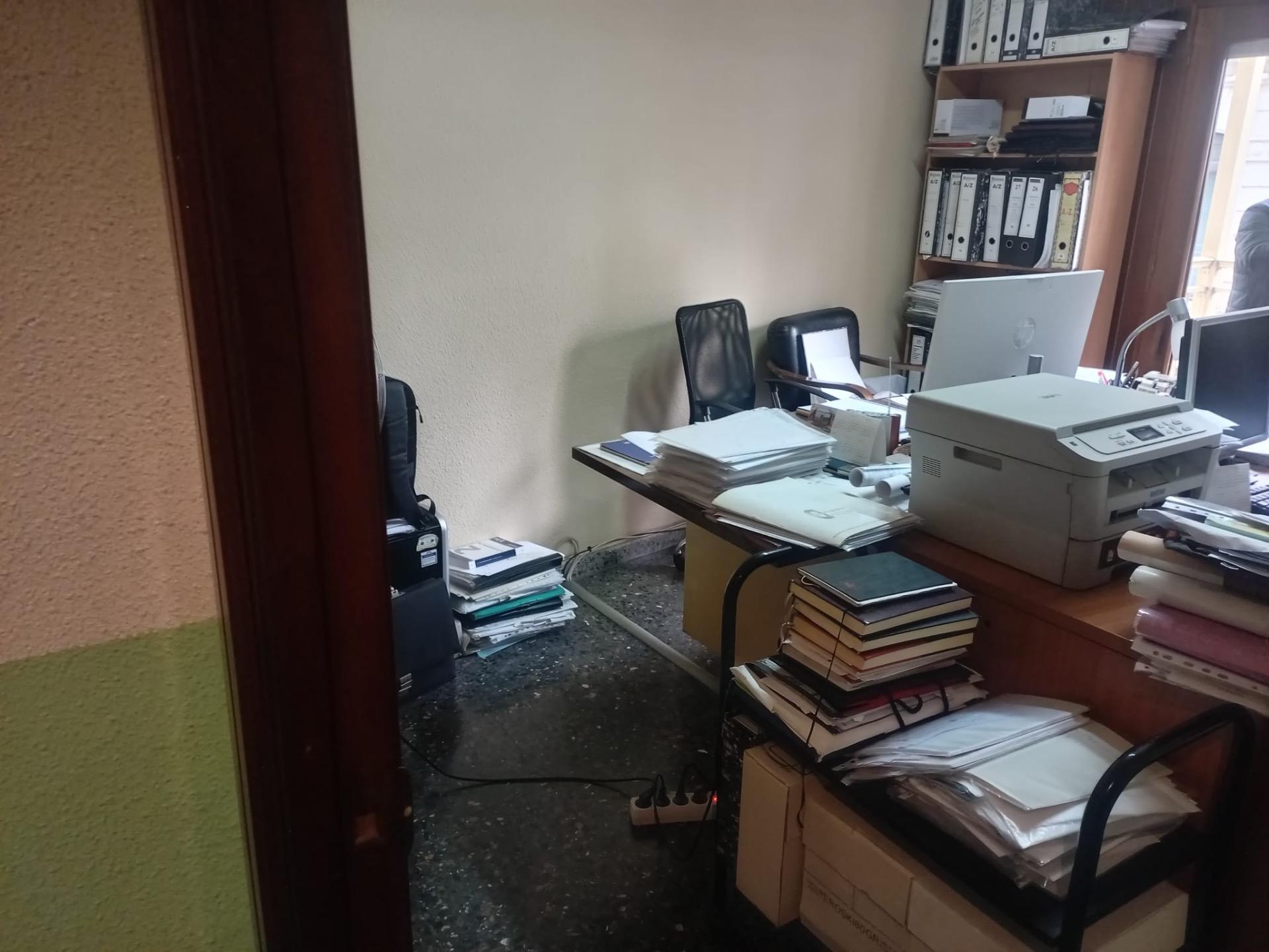 Discover this spacious and bright three-bedroom apartment located in the heart of Orihuela, an unbea