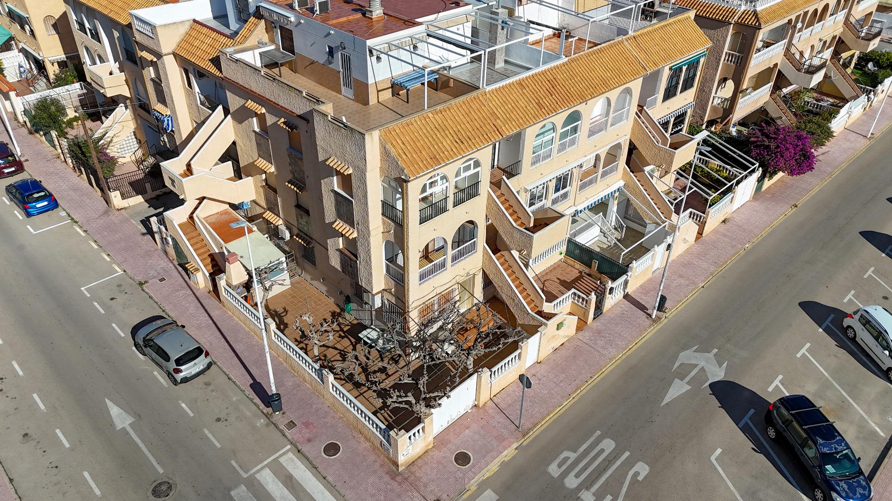 Discover this cozy Bungalow in good condition, located in one of the most sought-after areas of La M - Image 1