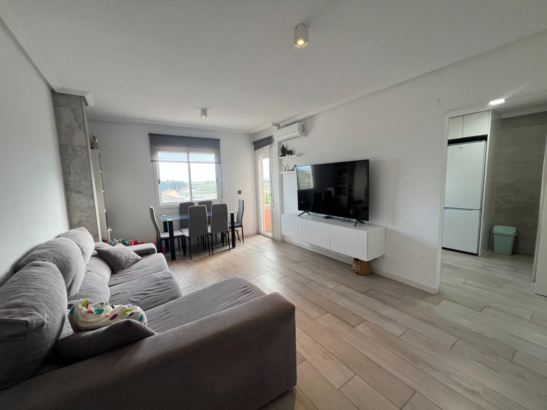 Spectacular 98 m² apartment designed to offer a welcoming and functional living space - Image 1