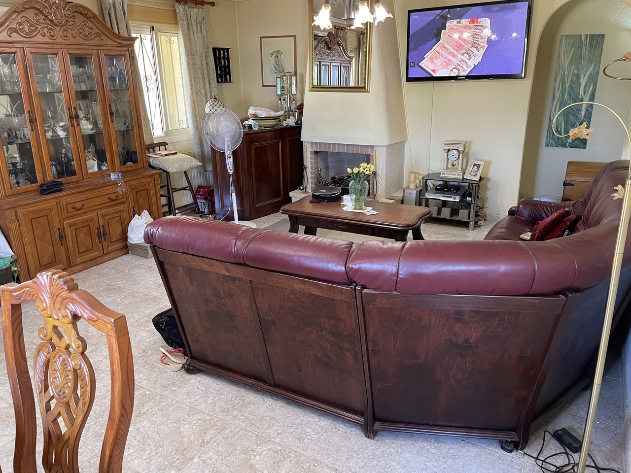 A lovely, detached corner villa with 3 bedrooms, 3 bathrooms and private swimming pool on the final