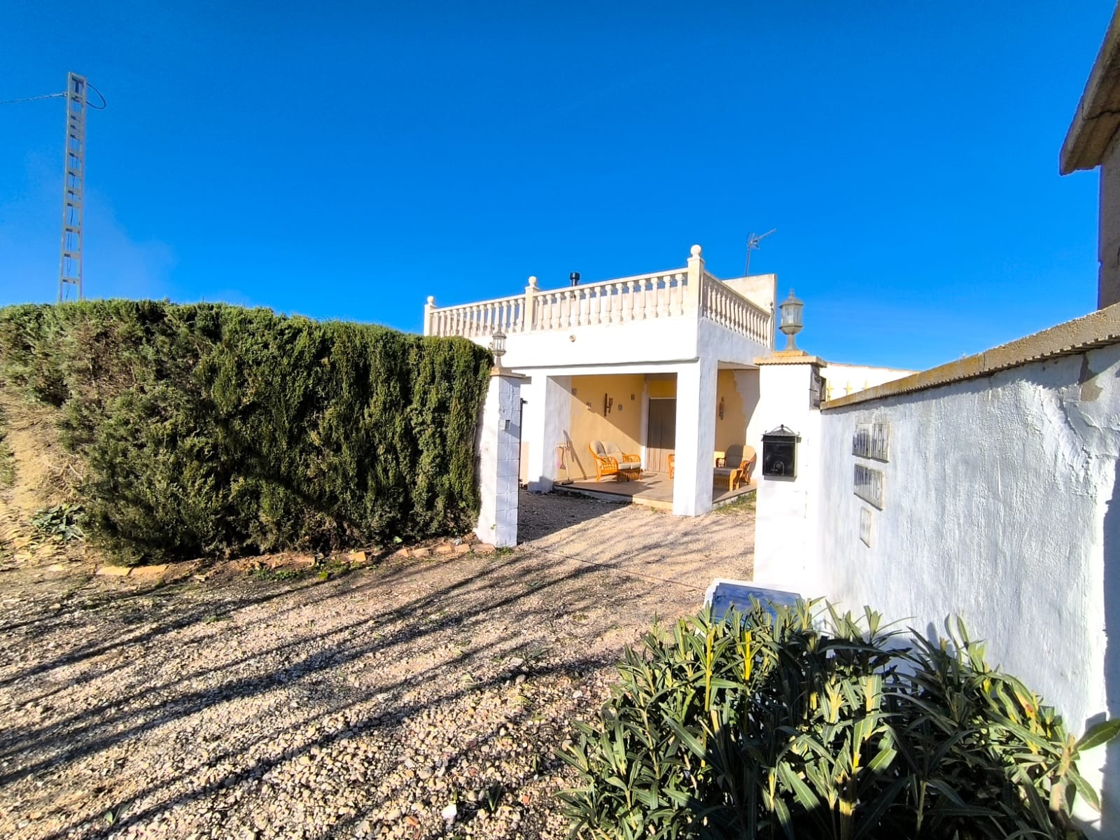 Charismatic reformed country villa located in Las Virtudes, set on a flat, fenced plot of almost 3,0