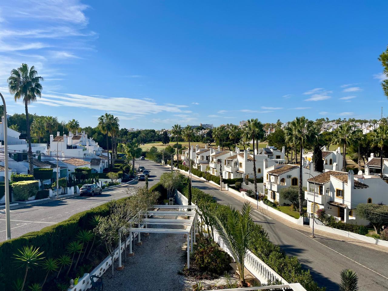 Discover this spectacular 4-bedroom independent villa situated on a 900 m² plot near the well known