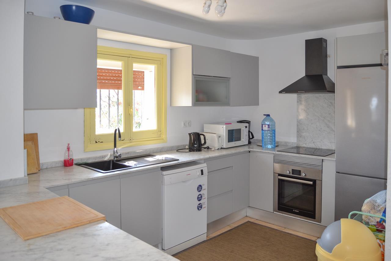 Splendid villa in Monte Pedreguer, with magnificent open views to the sea and valley