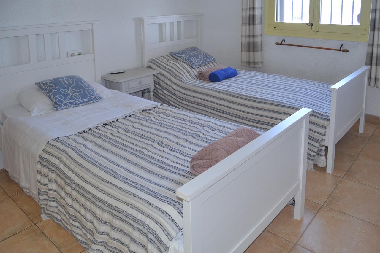 Splendid villa in Monte Pedreguer, with magnificent open views to the sea and valley