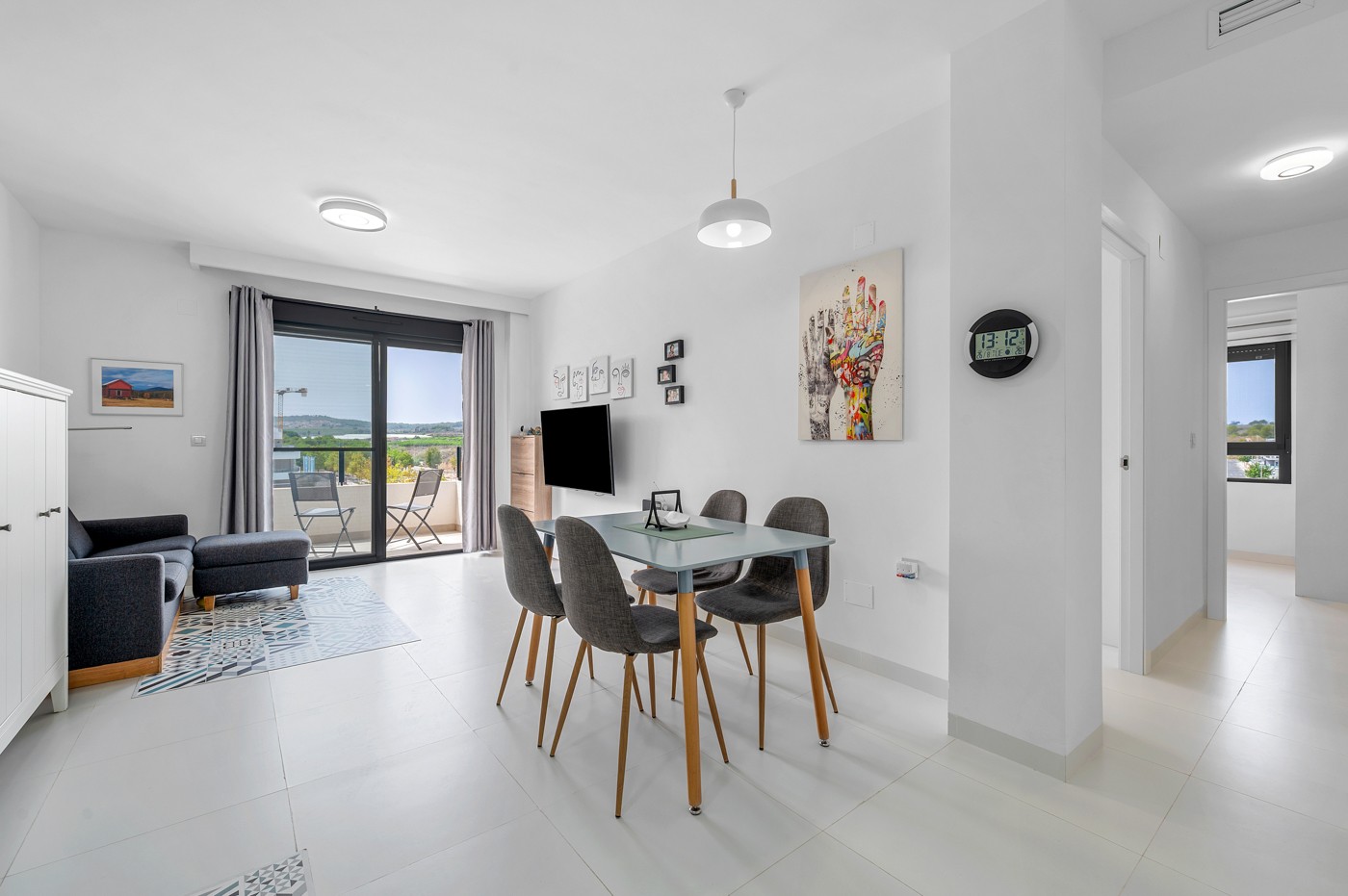 Escape the hustle and bustle and find your oasis of peace in this beautiful apartment in San Miguel