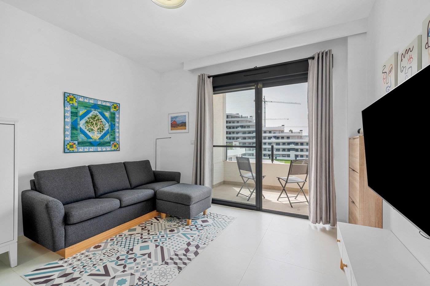 Escape the hustle and bustle and find your oasis of peace in this beautiful apartment in San Miguel