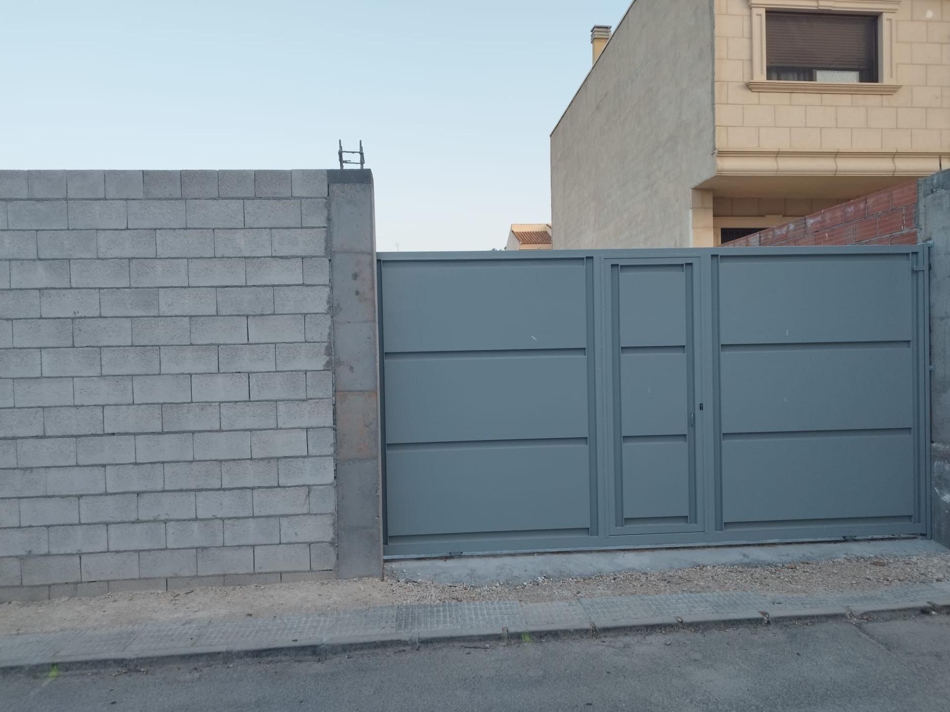 A unique opportunity to acquire a building plot in the charming town of Benferri, Alicante - Image 1