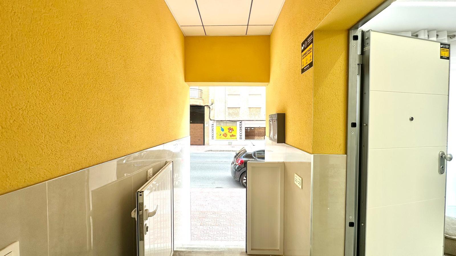 Spectacular renovated ground floor apartment next to Playa del Cura beach Located on the second line