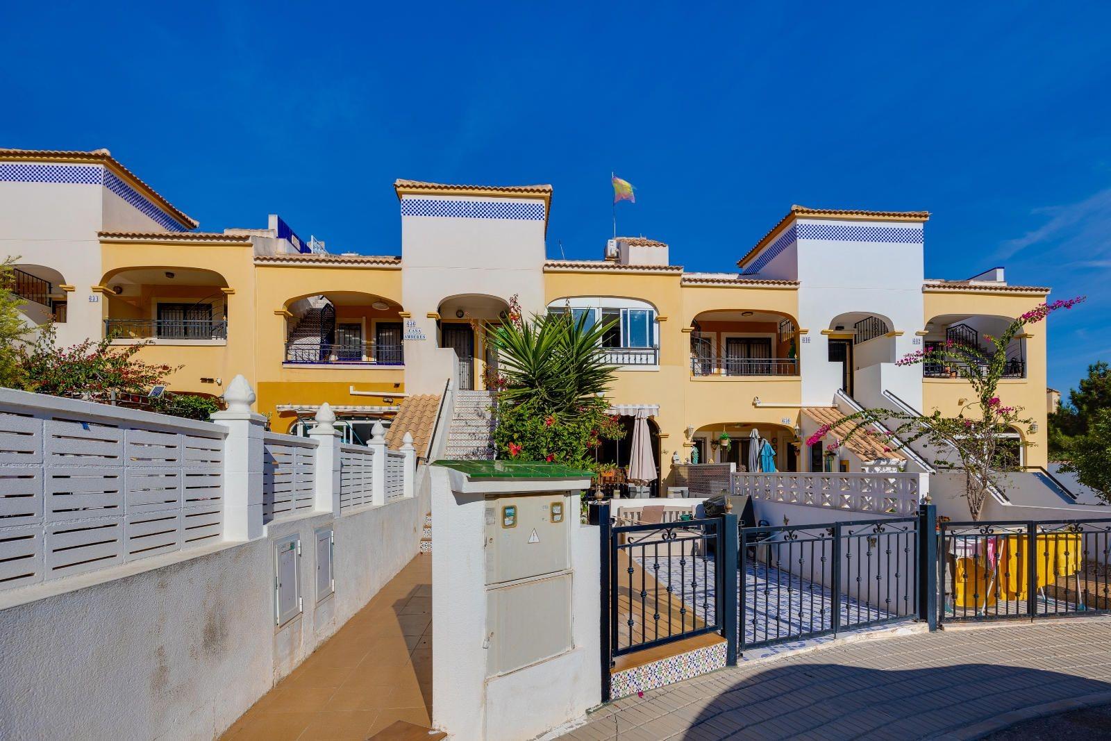 Bedrooms: 2, Bathrooms: 1, Bungalow in Orihuela Costa, Alicante, Spain - Image 1