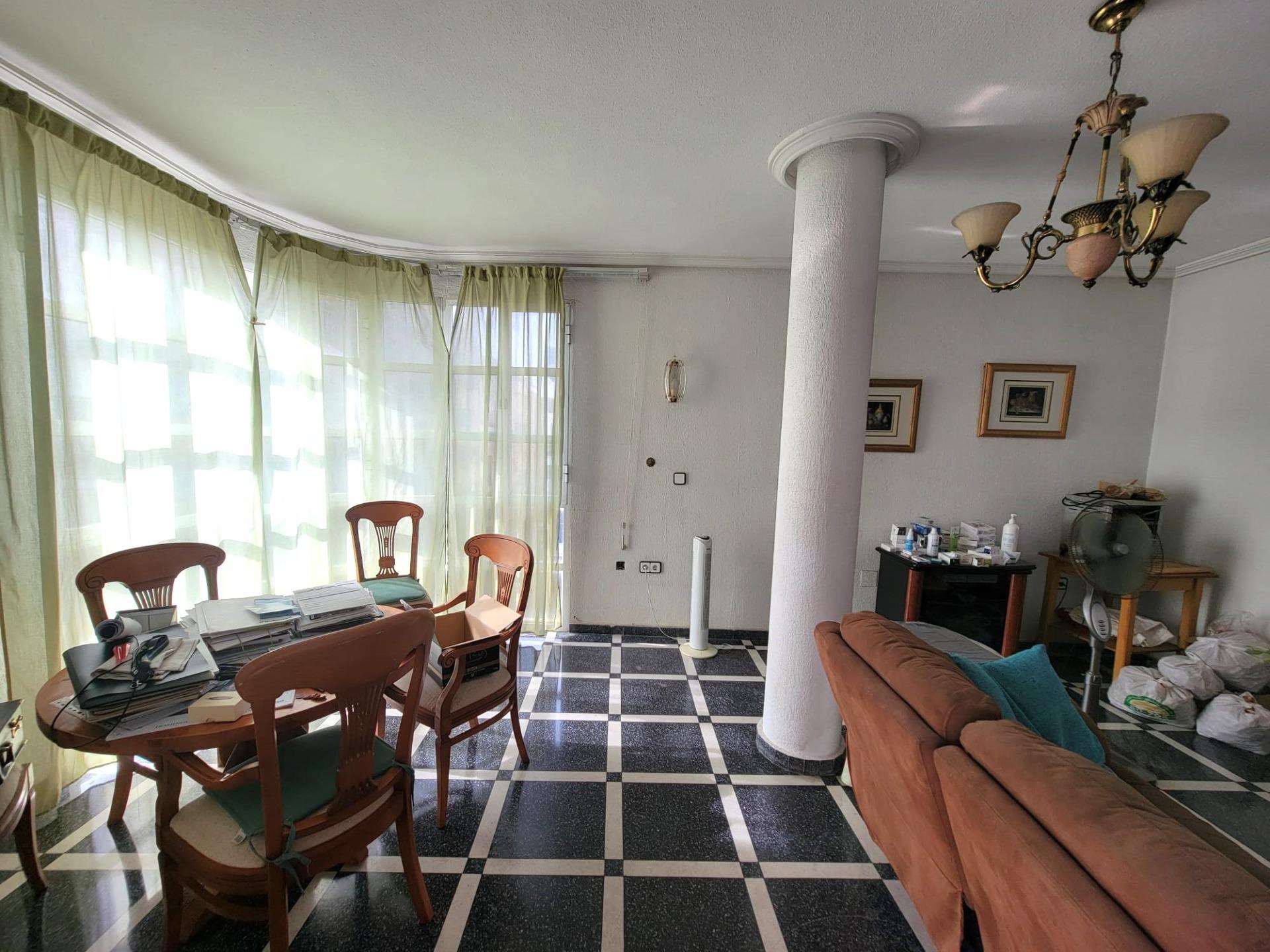 Spacious apartment located in the city center, about 200 m from the Promenade and the Natural Pools - Image 1