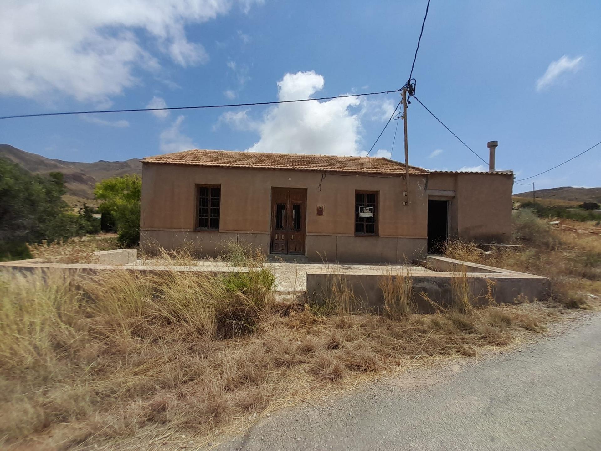 Rustic property with 3-bedrooms, living room, kitchen, patio and terrace Description: 10,000 m² rust - Image 1