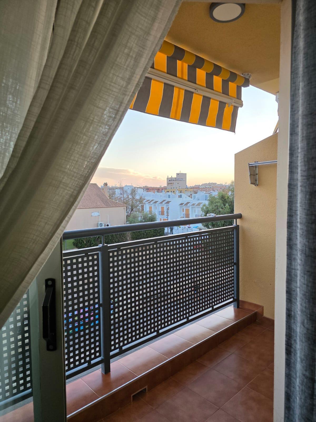 Discover this charming apartment in the coveted area of ​​Nueva Torrevieja, ideal for those seeking - Image 1