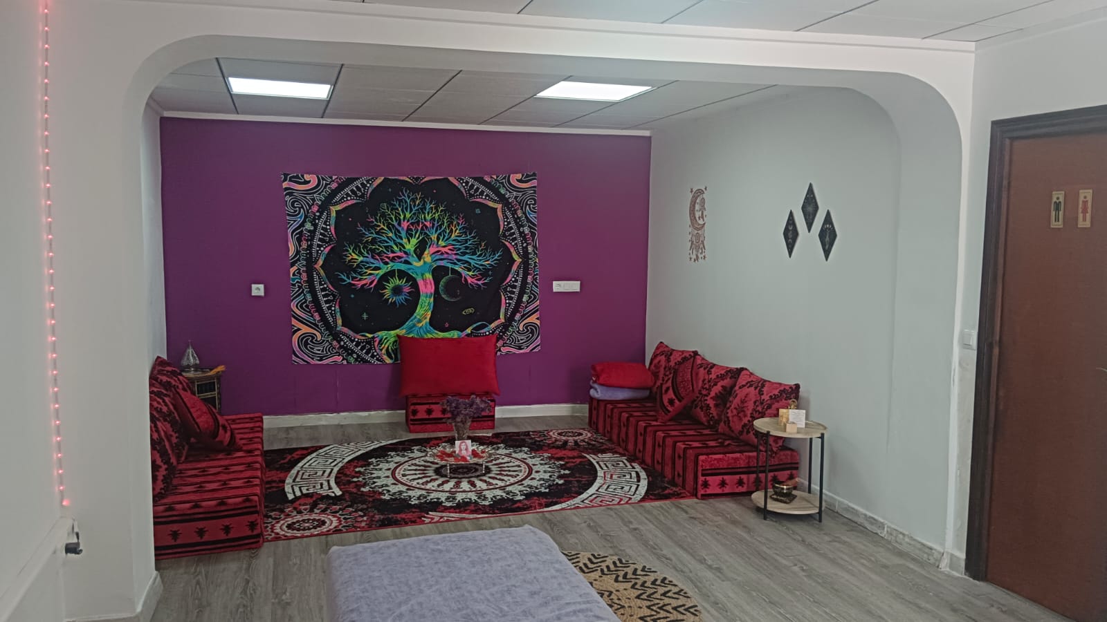 Spacious townhouse to restore in the heart of Salinas, Alicante, offering great potential as a famil - Image 1