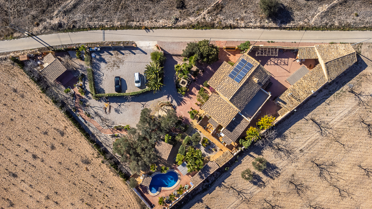 Finca Bed and Breakfast Located in Barba Roja (Alicante) in the countryside, this charming finca off