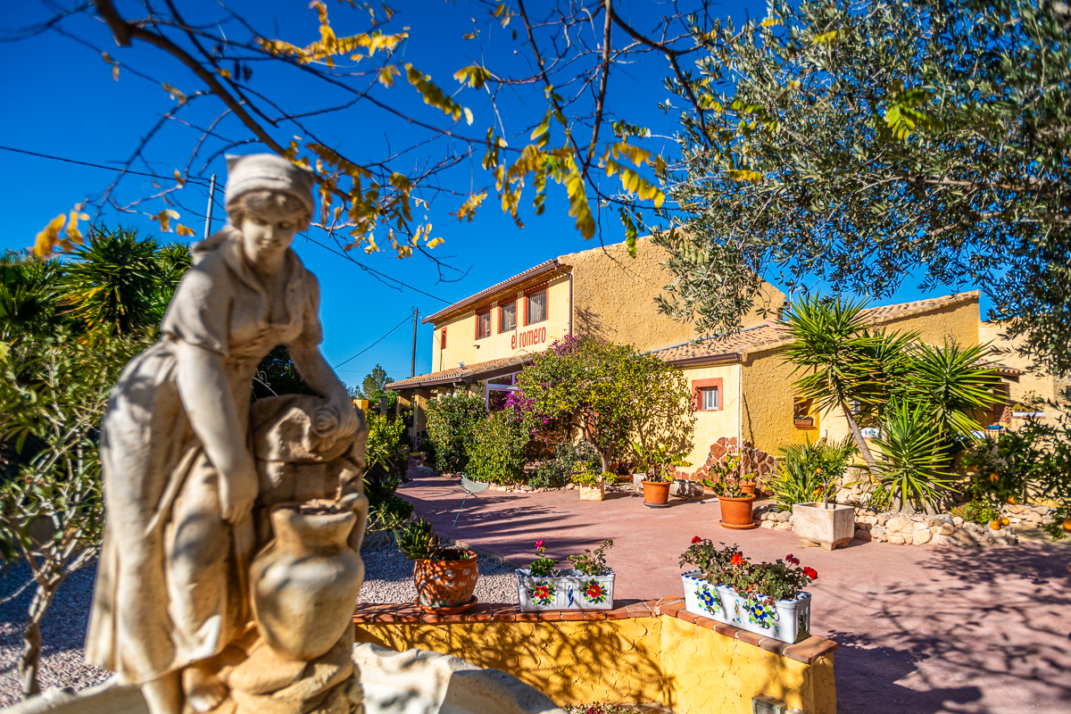 Finca Bed and Breakfast Located in Barba Roja (Alicante) in the countryside, this charming finca off
