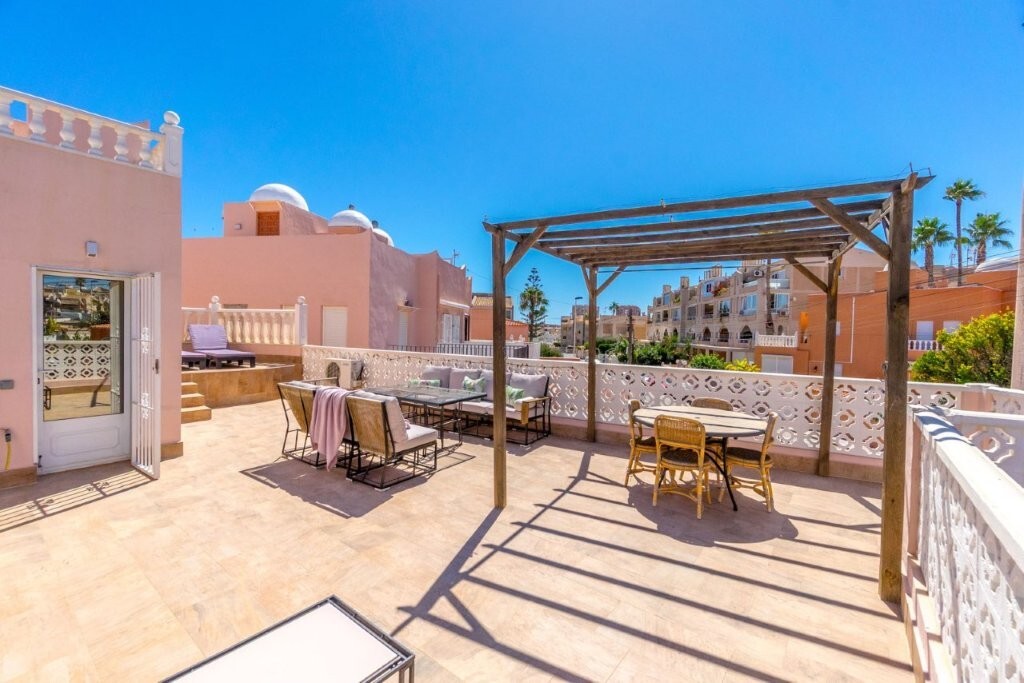 This unique townhouse is 164 m2