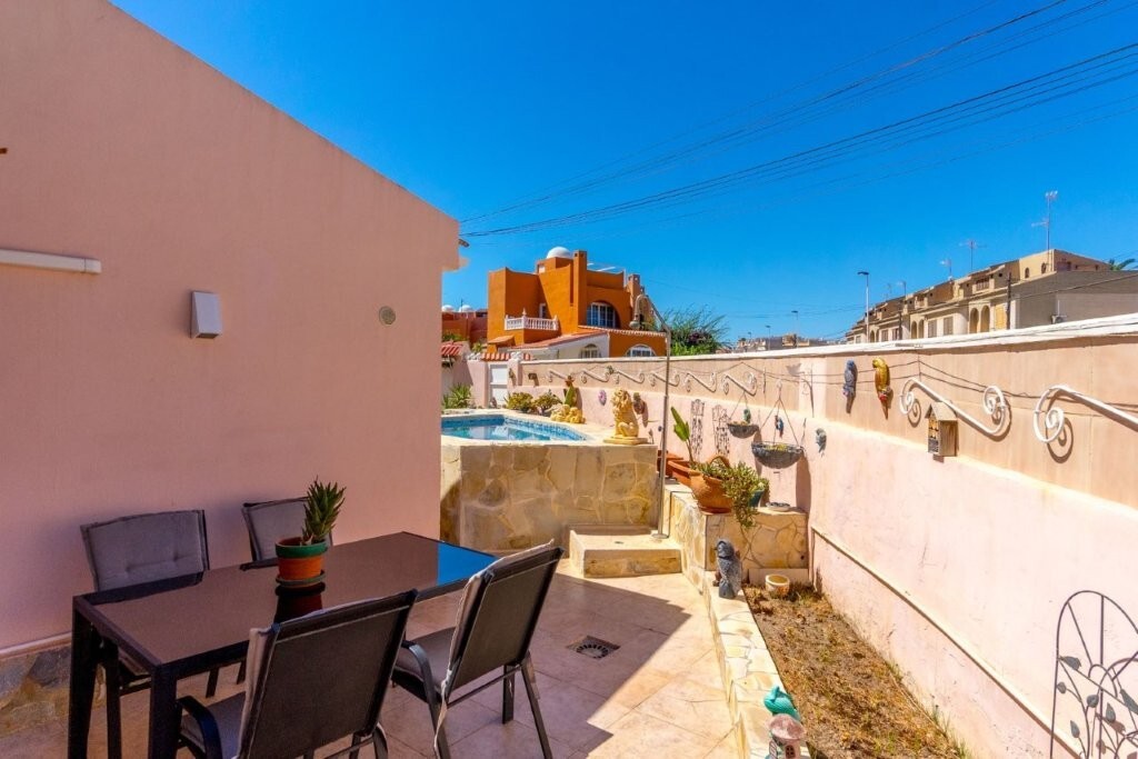 This unique townhouse is 164 m2