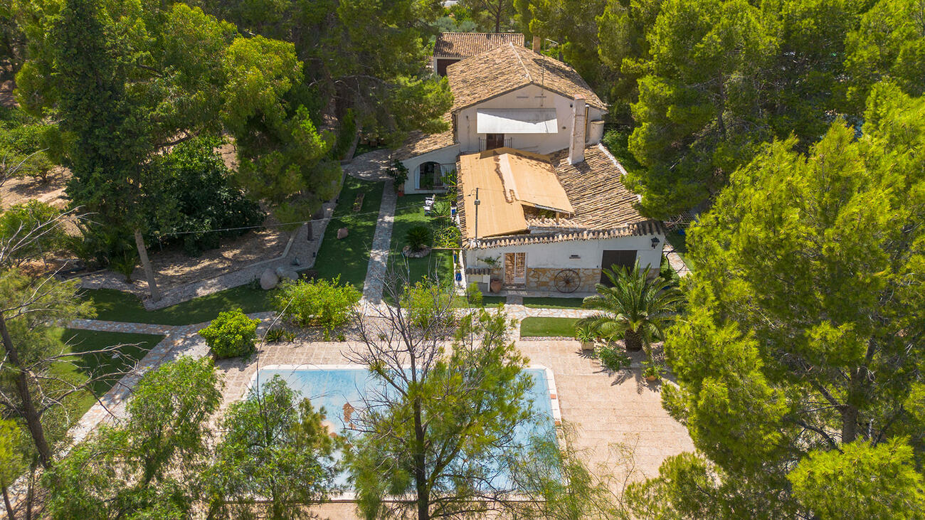 Finca rústica ubicada en el maravilloso enclave de "la Serreta" perteneciente al municipio de Mula,