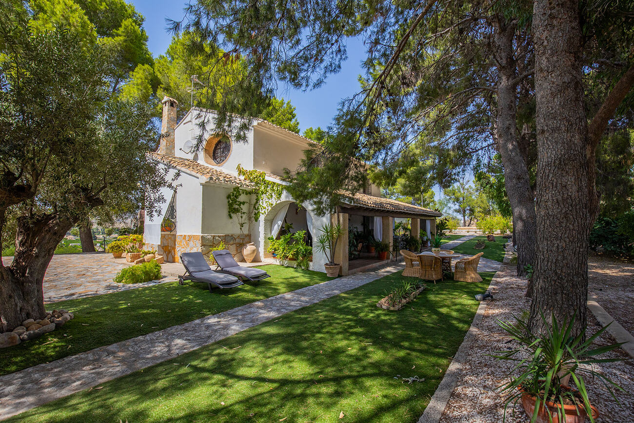 Finca rústica ubicada en el maravilloso enclave de "la Serreta" perteneciente al municipio de Mula,