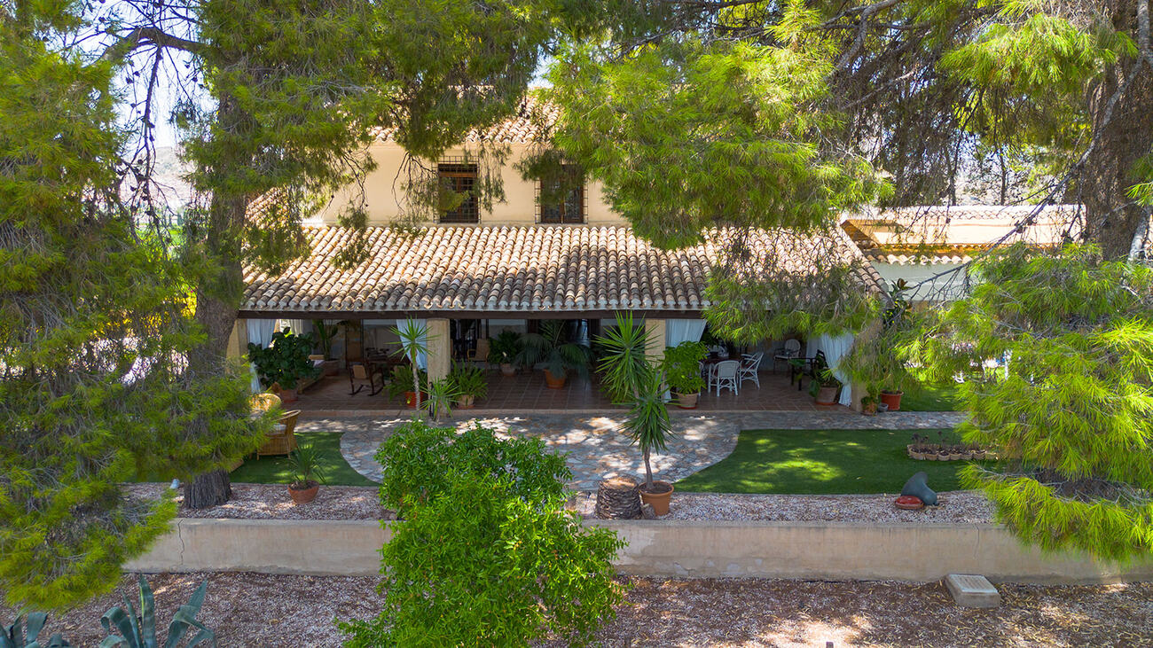 Finca rústica ubicada en el maravilloso enclave de "la Serreta" perteneciente al municipio de Mula,