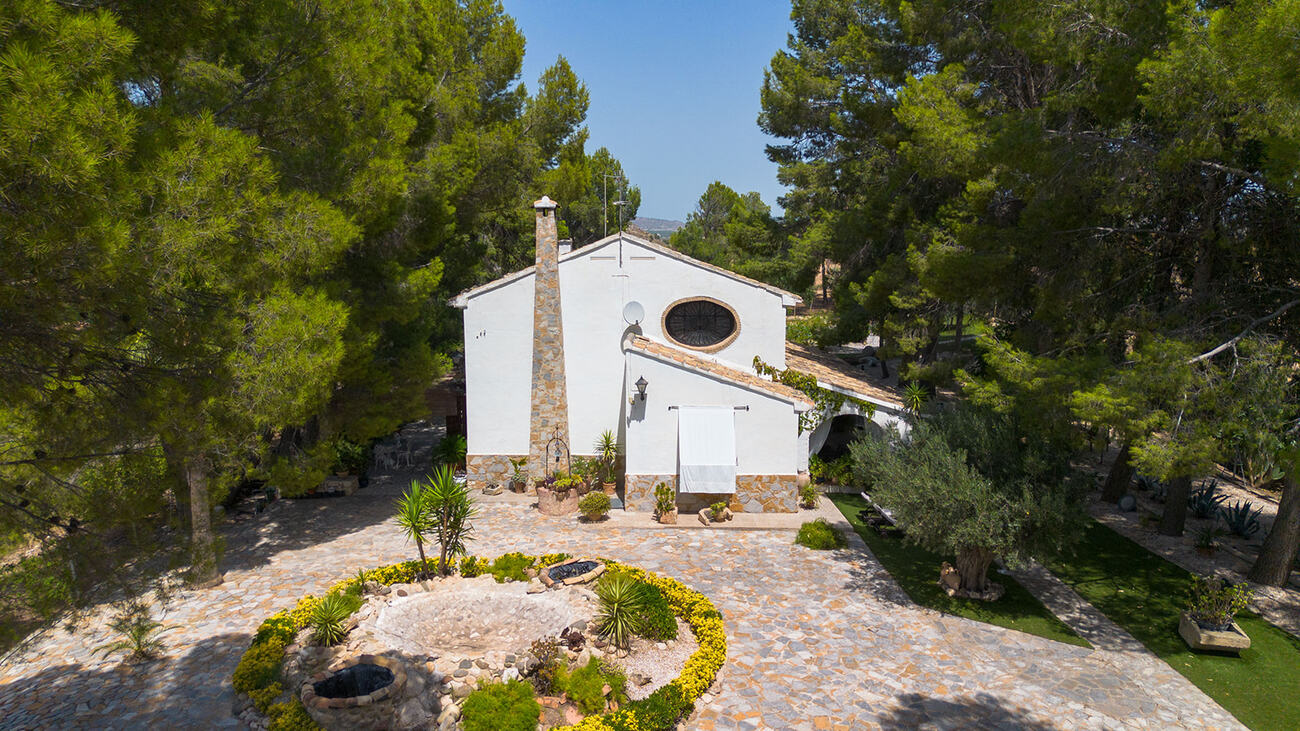 Finca rústica ubicada en el maravilloso enclave de "la Serreta" perteneciente al municipio de Mula,