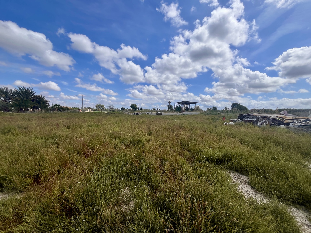 Exceptional 10,151m² urban plot of and with mountain Views - Image 1