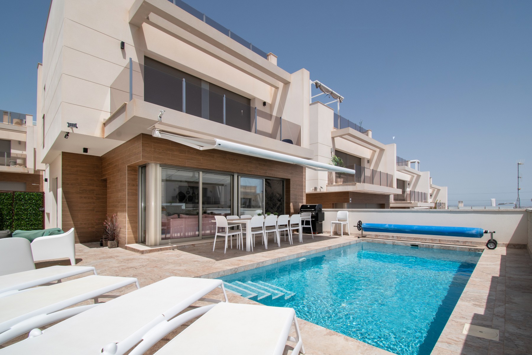 Discover this superb modern villa located in Villamartin, Orihuela Costa, in the heart of the magnif - Image 1