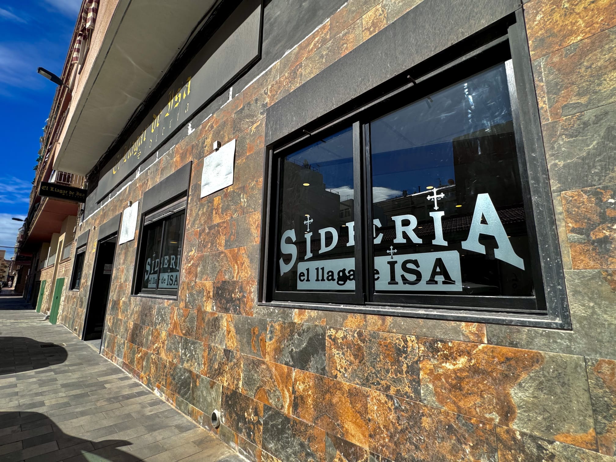 Commercial premises for sale in the center of Torrevieja - Image 1