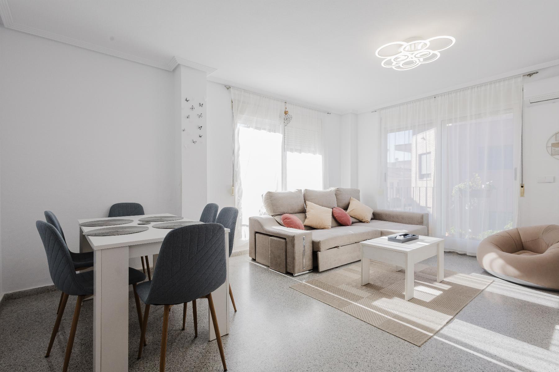 Discover this top-floor apartment on the second level, 97 m² in San Miguel de Salinas, perfect as a - Image 1