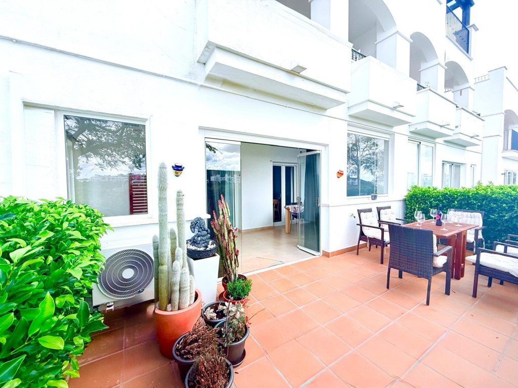 South West facing frontline Golf Apartment - Image 1