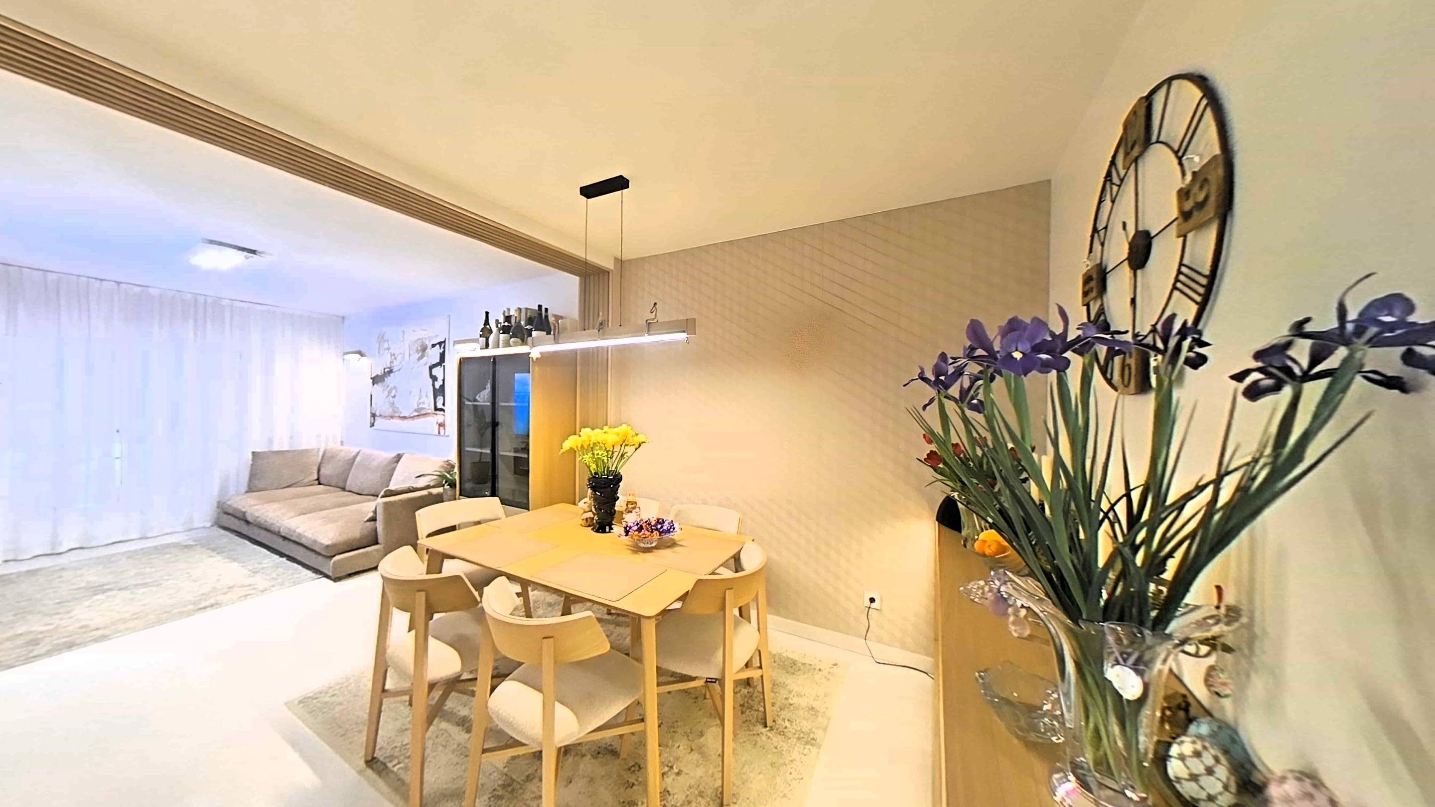 Discover this stunning two-bedroom apartment in the exclusive Villananitos area, just 100 meters fro - Image 1