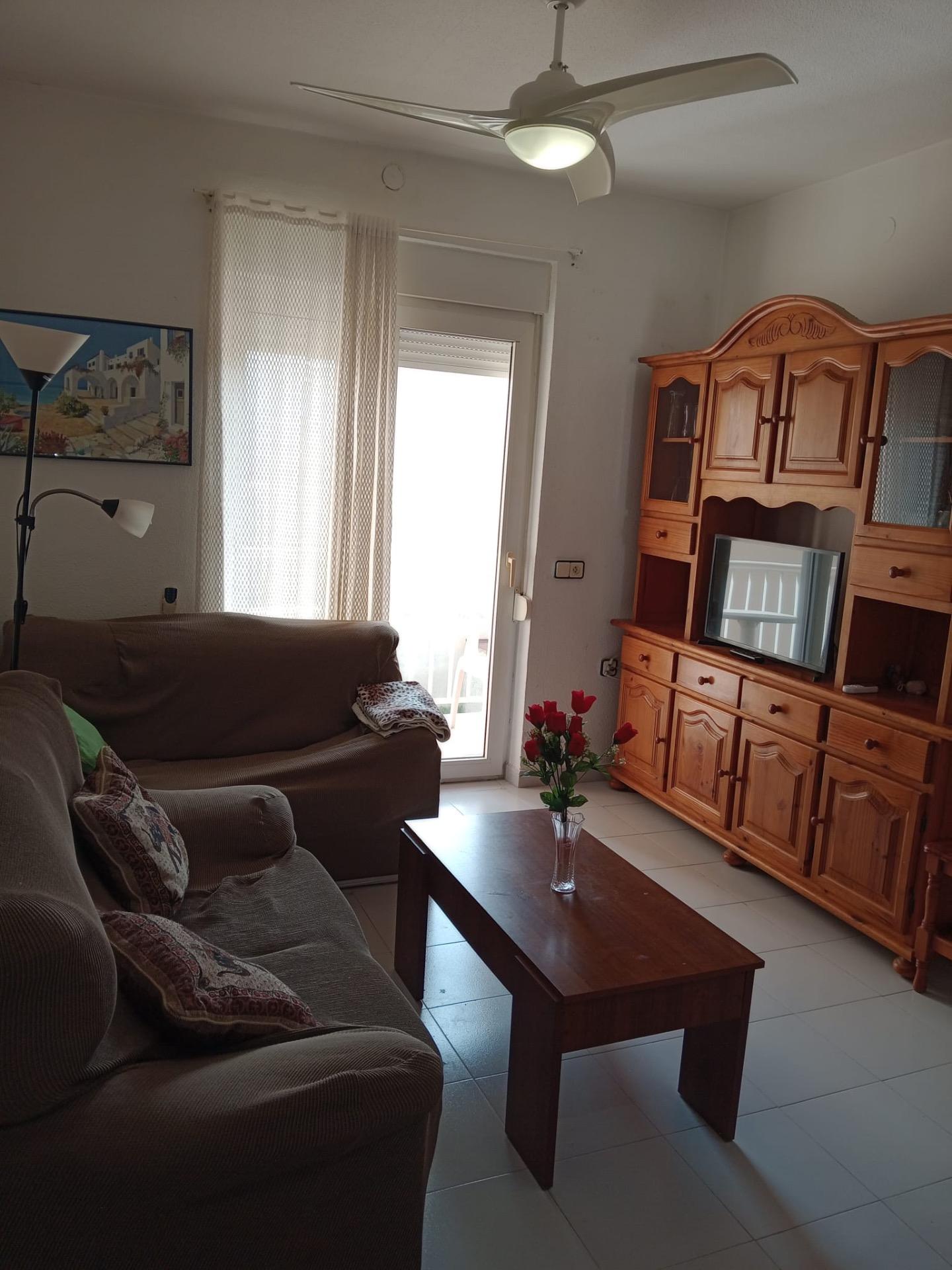 Discover this charming apartment located in the sought-after Playa del Cura area of ​​Torrevieja - Image 1