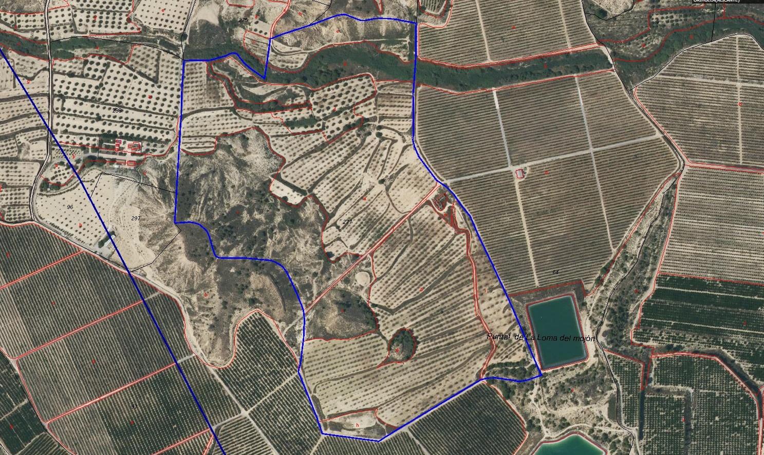 Exclusive Rustic Estate in Torremendo: An Oasis of Opportunities This impressive 298,000 square mete - Image 1