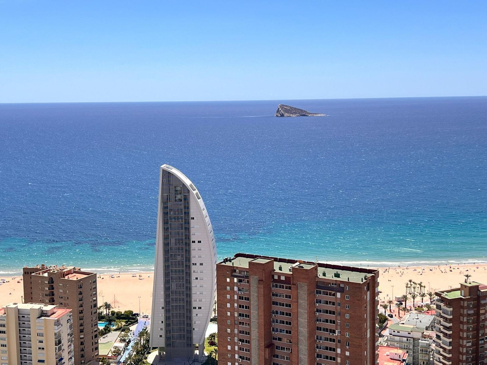 Bedrooms: 3, Bathrooms: 2, Apartment in Benidorm, Alicante, Spain - Image 1
