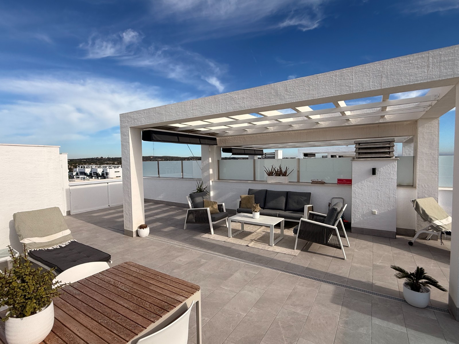 Discover the penthouse that has it all - Image 1