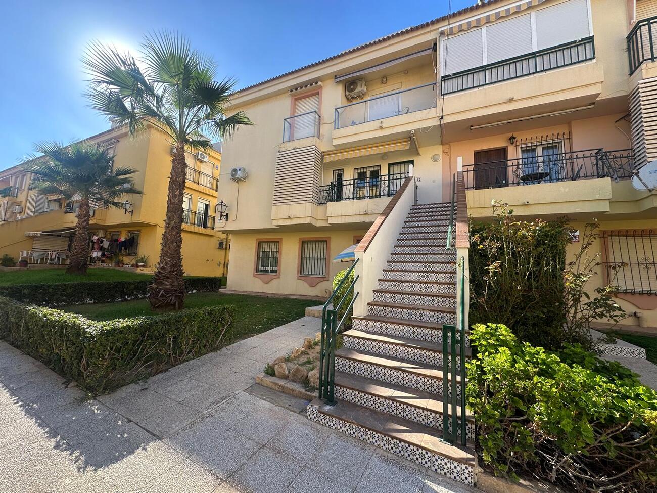 Bright and Modern 3-Bedroom Apartment in Torrevieja, La Veleta – Just Steps from the Sea - Image 1