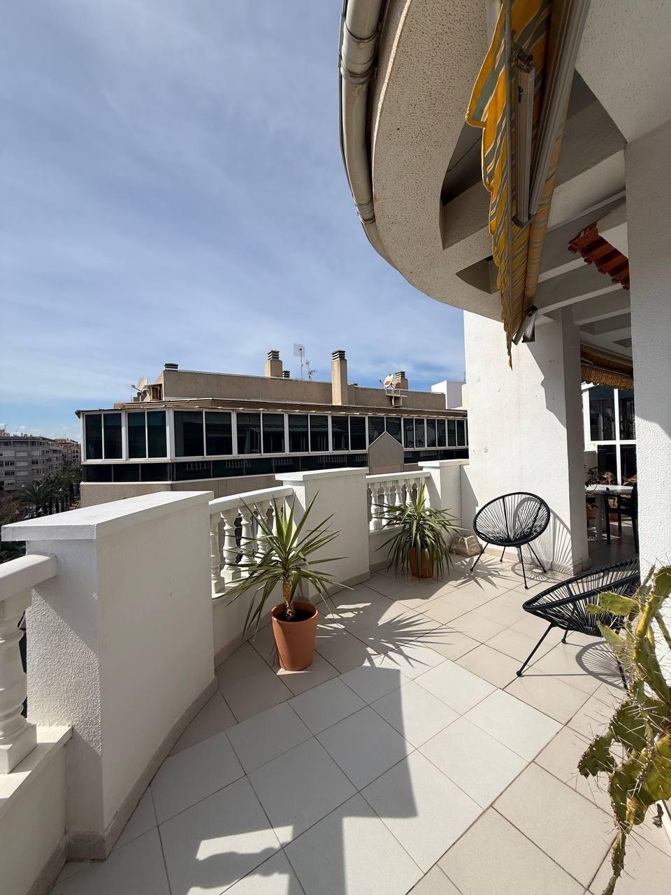 Bedrooms: 2, Bathrooms: 1, Penthouse in Torrevieja, Alicante, Spain - Image 1