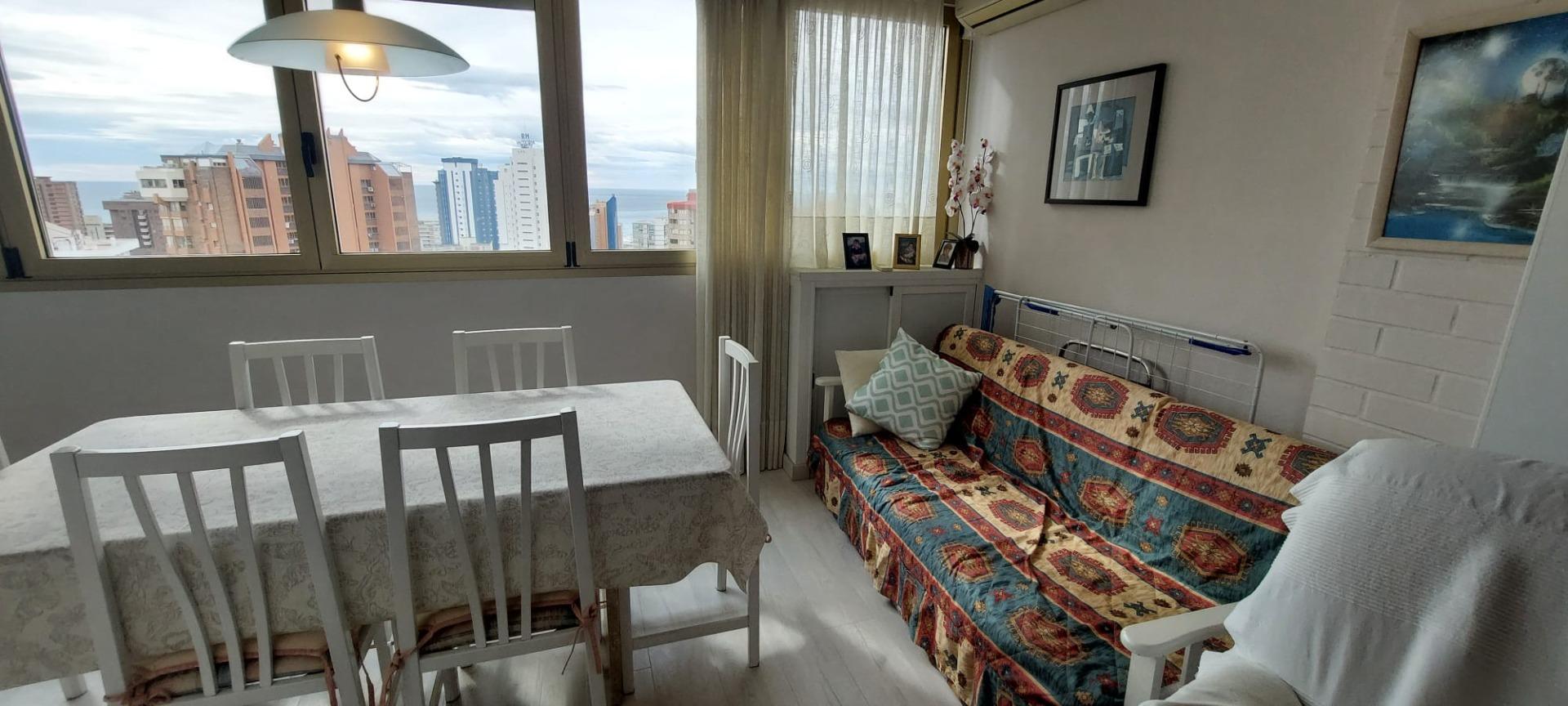 Discover this fantastic apartment for sale located in the Mercadona area of Benidorm, situated on a