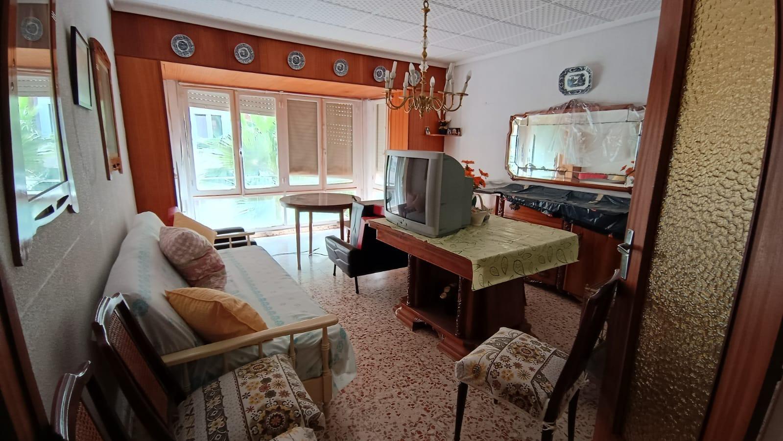 Bedrooms: 8, Bathrooms: 3, Villa in Torrevieja, Alicante, Spain - Image 1