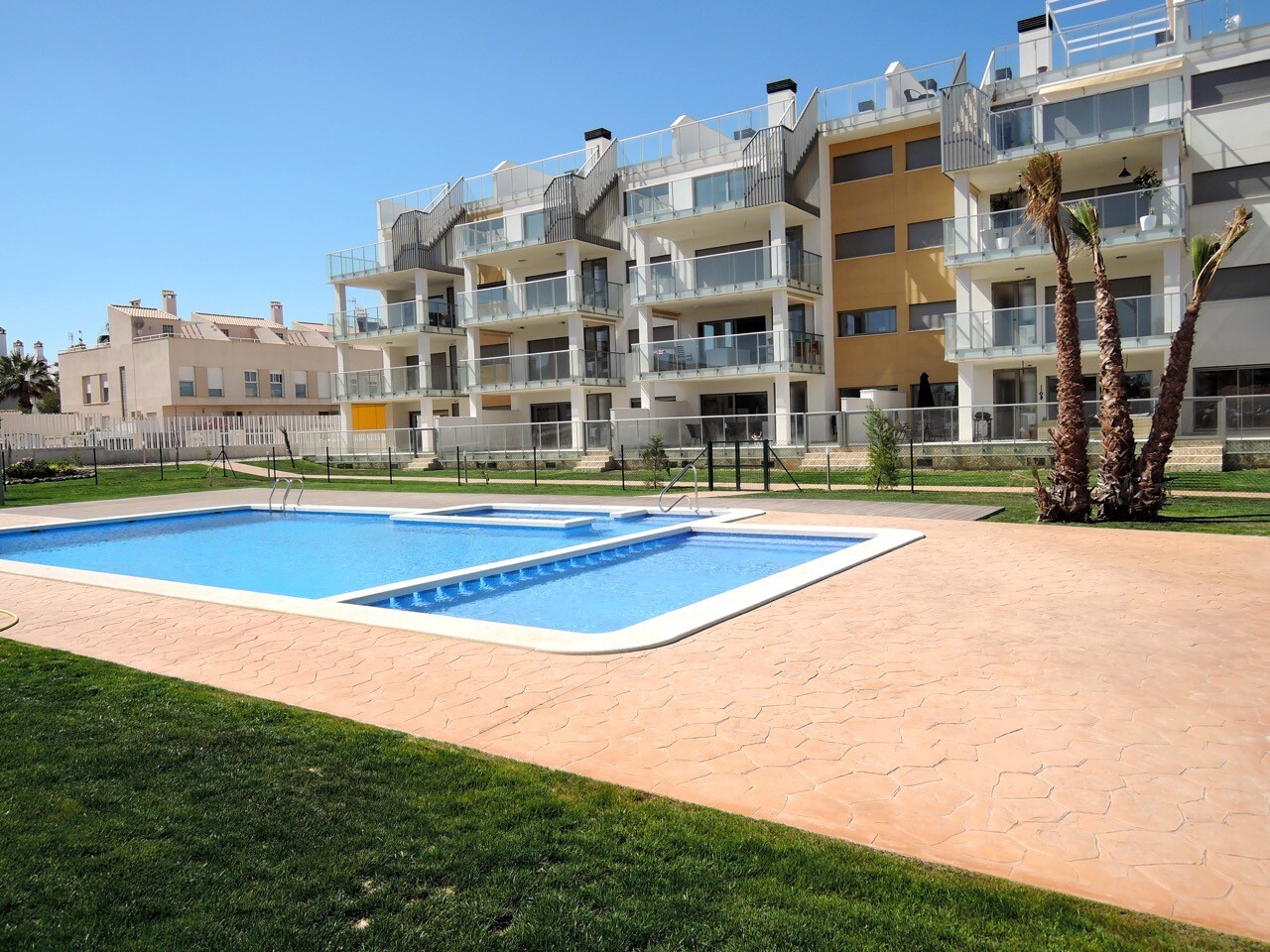 This apartment is part of Villamartín Gardens in the residential area of El Barranco, Villamartín (p - Image 1