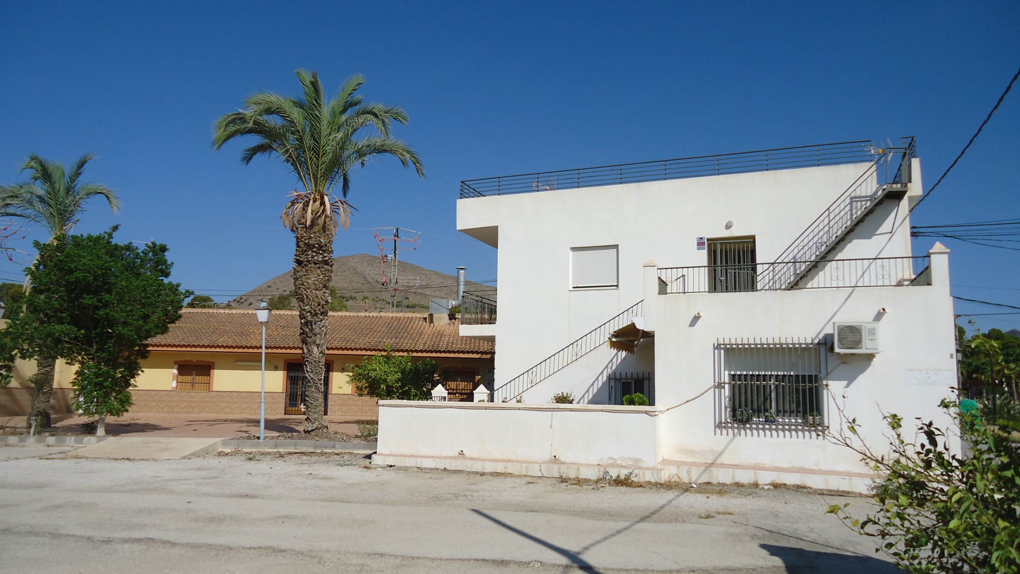 An exciting opportunity to acquire a well-established campsite in Fortuna, Murcia, known for its wel - Image 1