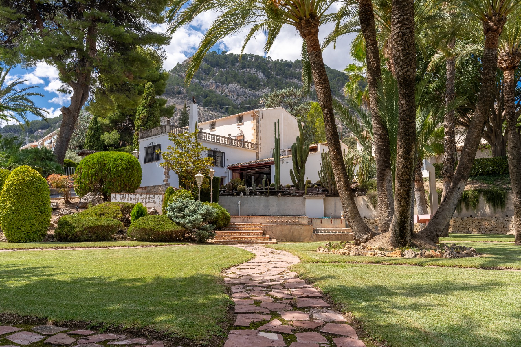Luxury Estate in Alcoy with Panoramic Valley Views – 7 Bedrooms, Private Pool, and Exclusive Gardens - Image 1